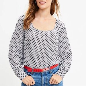 LOFT Women's Navy blue and White Patterned Top S